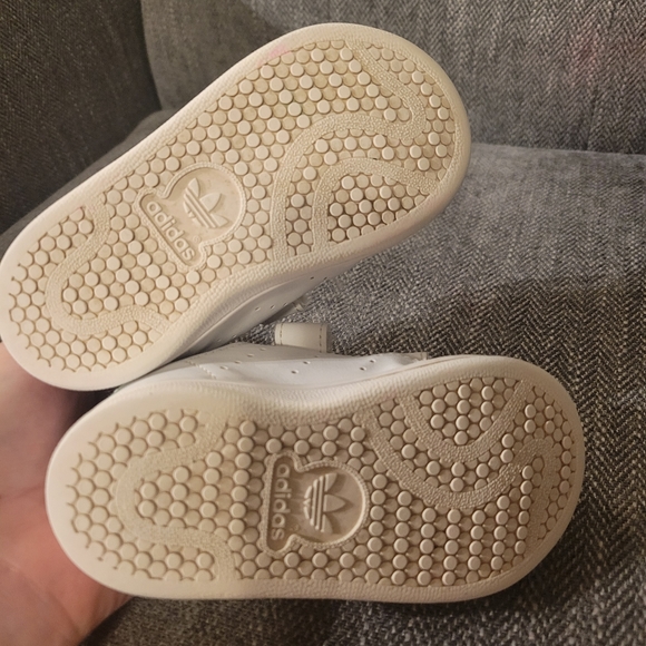 Toddler Adidas Stan Smiths - Picture 4 of 4